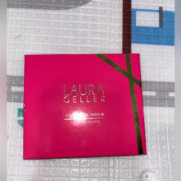 Bundle New 1 lotion 1 perfume and 2 eyeshadow products - Picture 10 of 12